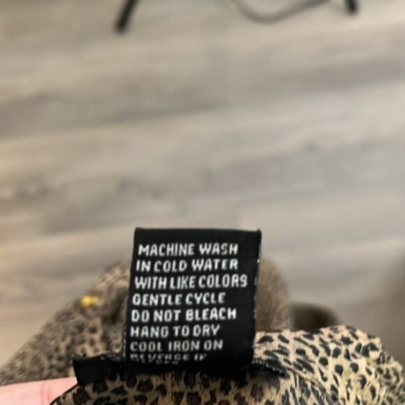 Cotton Express Brown and Black Leopard Short Sleeve Blouse Size Large - Picture 6 of 6